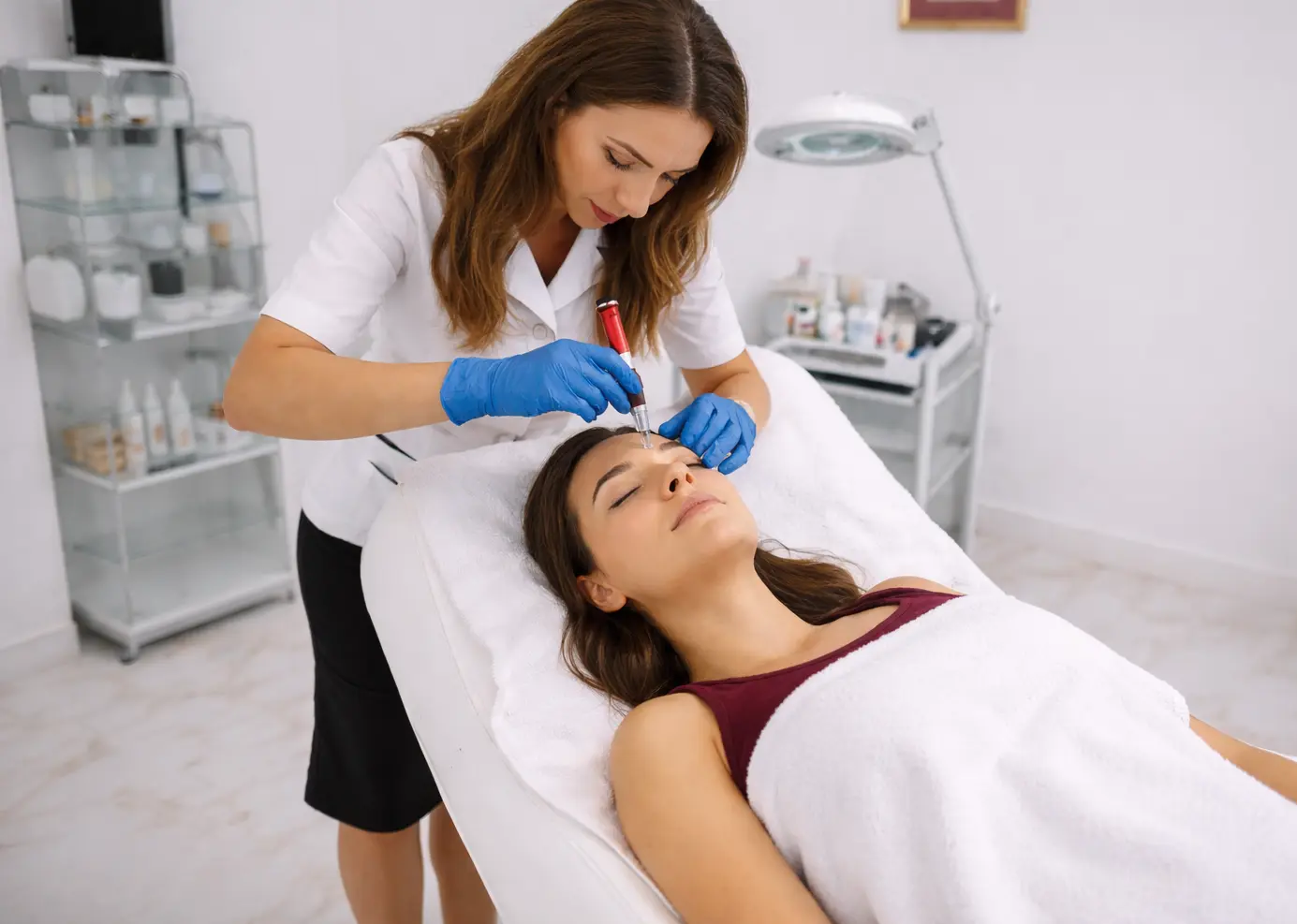 Microneedling (Terapia de stimulare a colagenului)